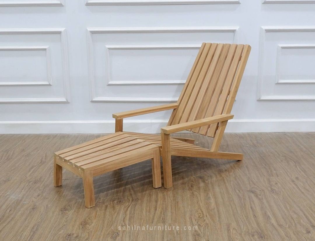 outdoor lounge chair