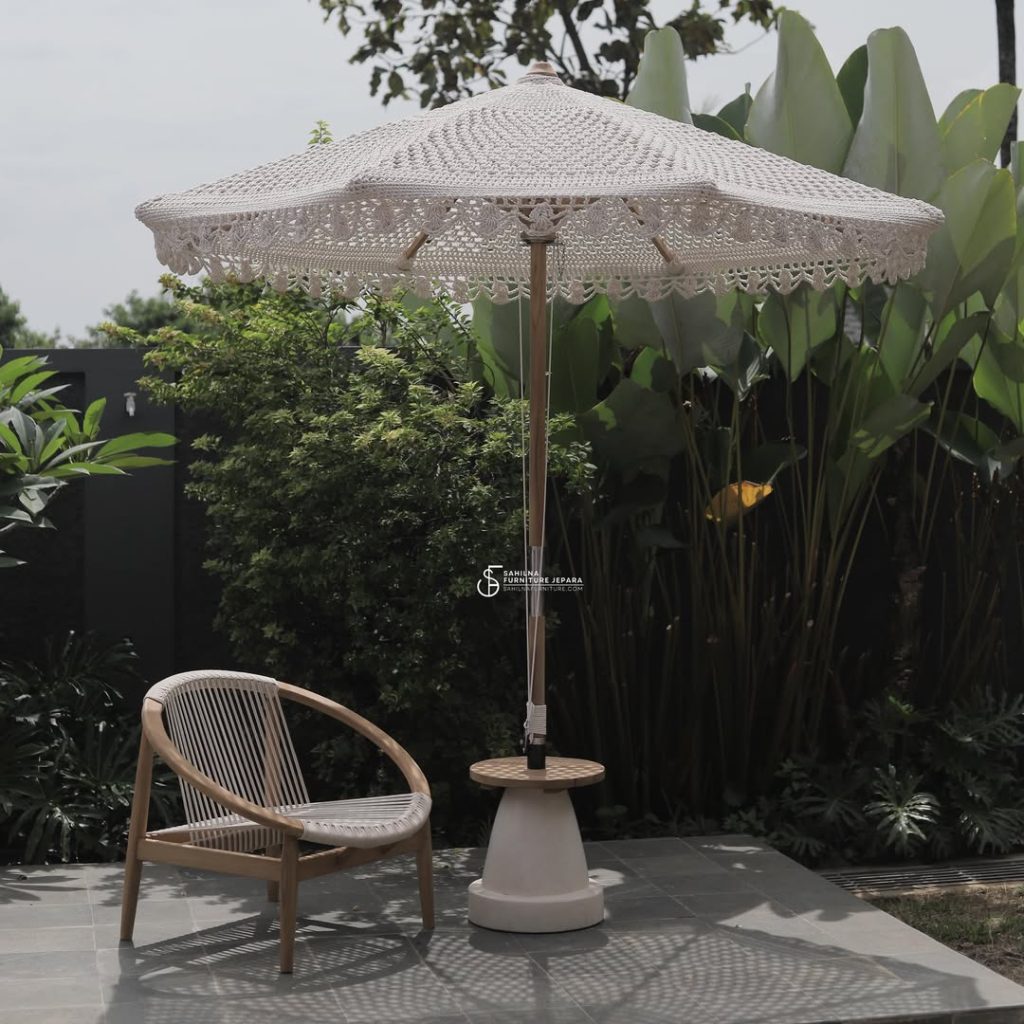 outdoor teak and rope lounge chair