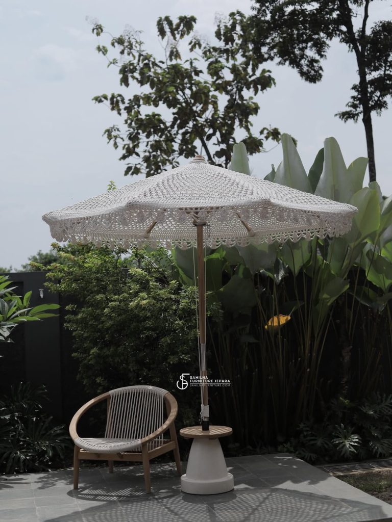 garden teak and rope lounge chair
