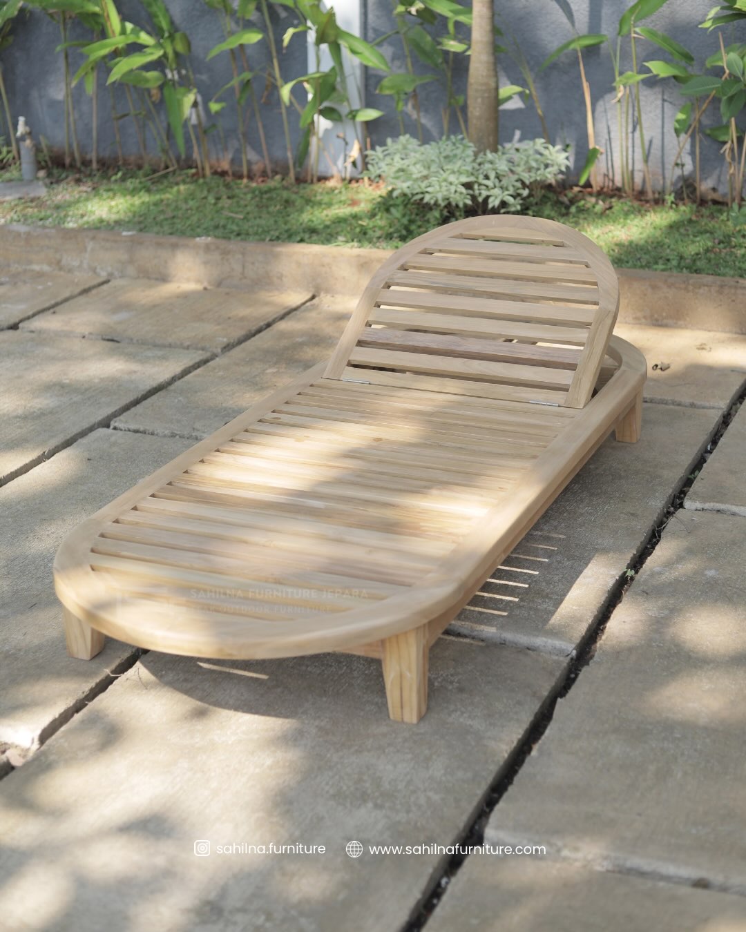 teak outdoor sunbed