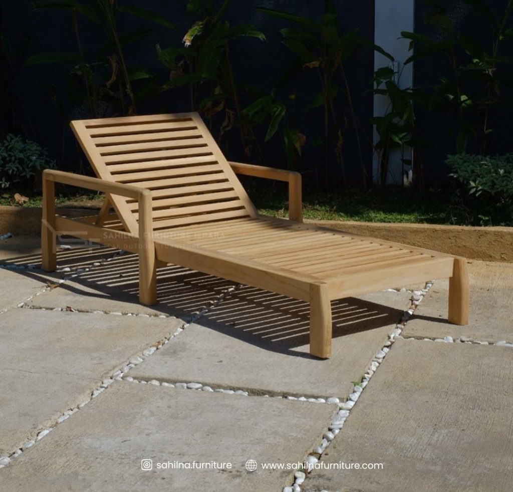 teak outdoor sunbed