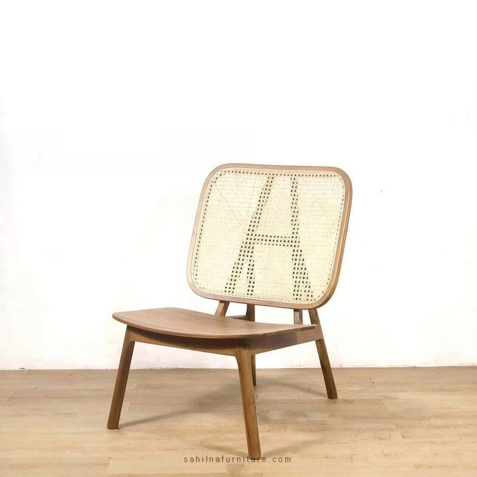 rattan lounge chair